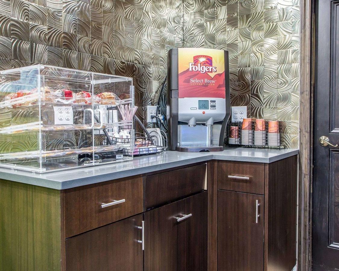 Rodeway Inn Belleville - thumb 10