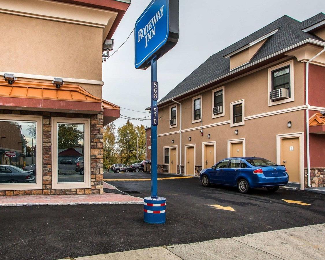 Rodeway Inn Belleville - thumb 7