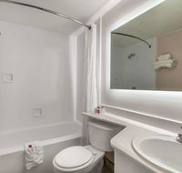 Howard Johnson by Wyndham Albuquerque Midtown - Accommodation Seattle