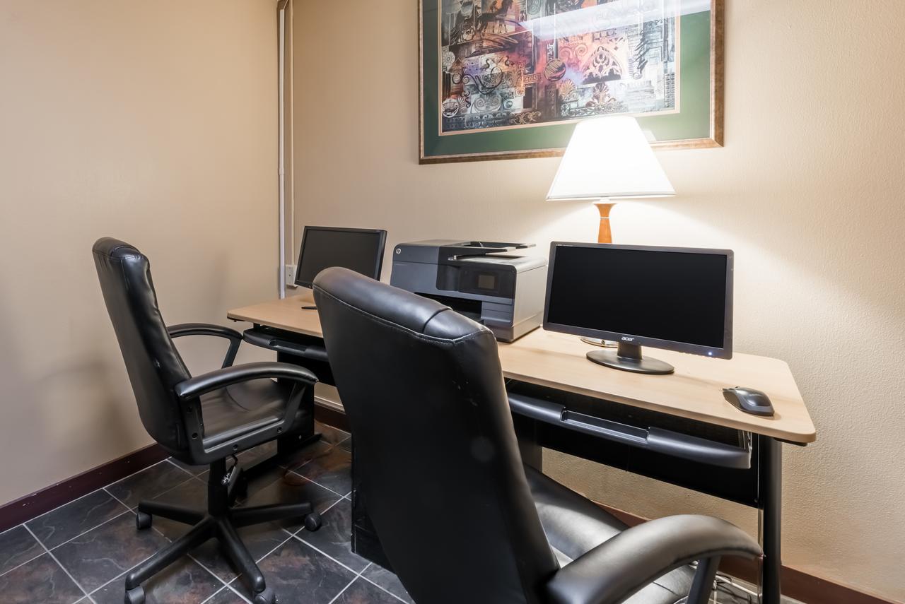 Ramada By Wyndham Fargo - thumb 18