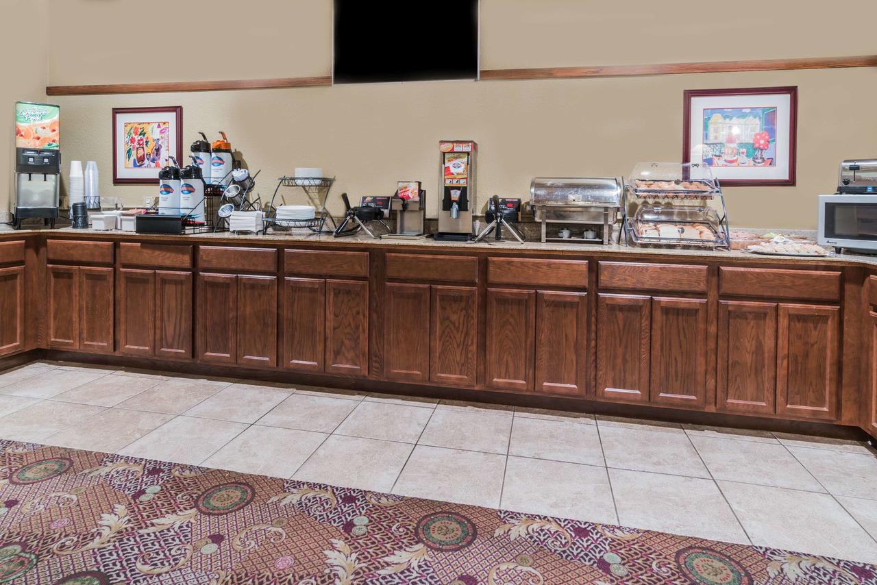 Ramada By Wyndham Fargo - thumb 38