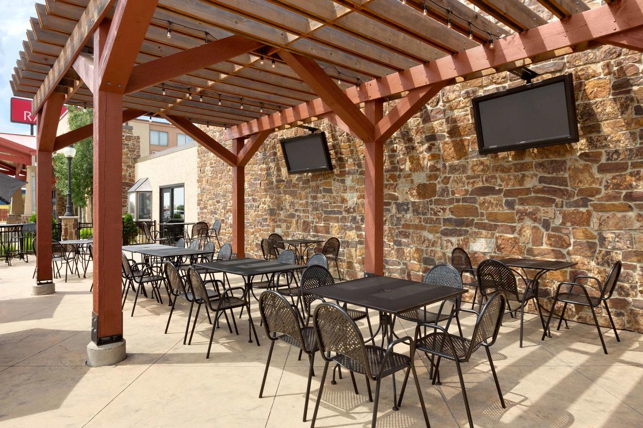 Ramada By Wyndham Fargo - thumb 28