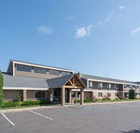 AmericInn by Wyndham Bismarck - Accommodation Seattle