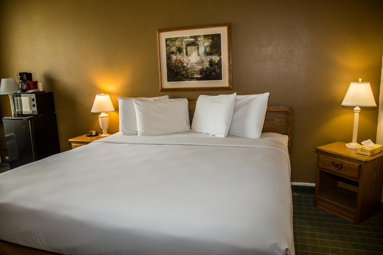 Baymont By Wyndham Fargo - thumb 35