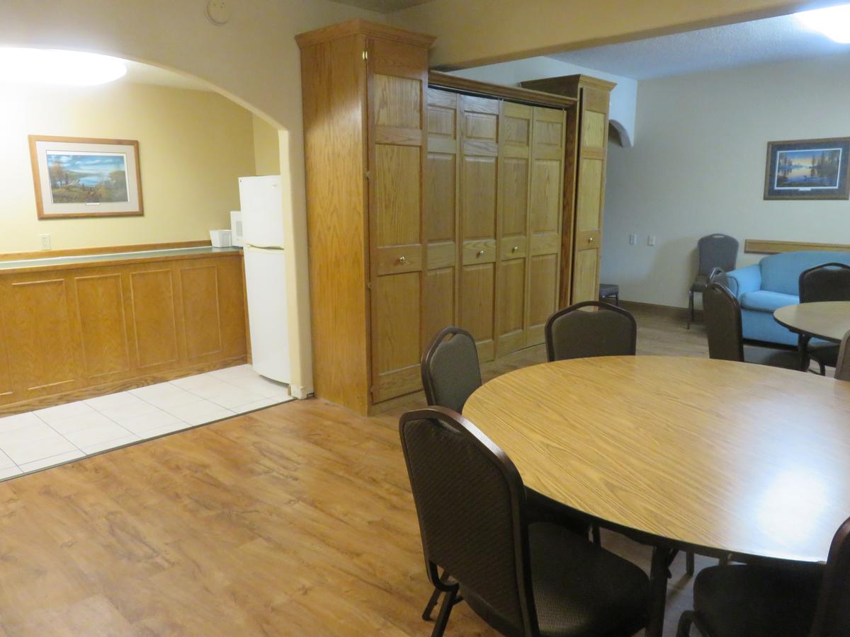 Baymont By Wyndham Fargo - thumb 10