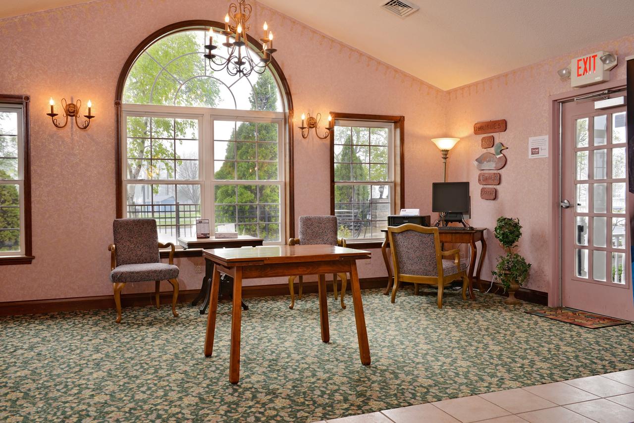 OurGuest Inn & Suites Downtown Port Clinton - thumb 6