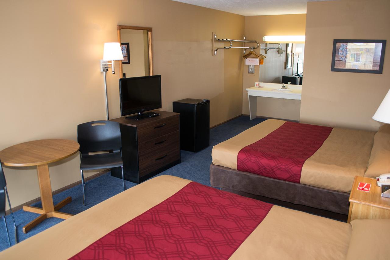 Econo Lodge North Sandusky - thumb 5