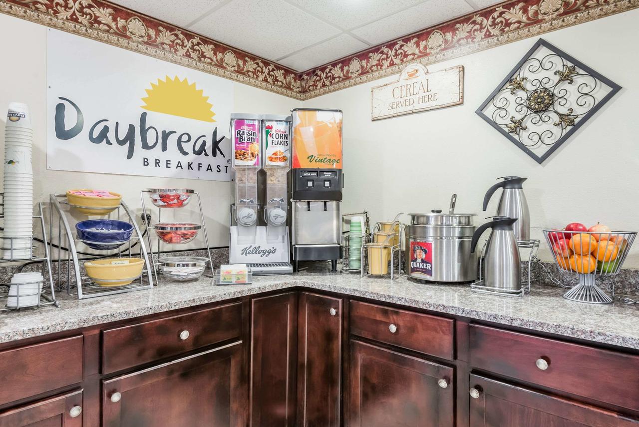 Days Inn & Suites By Wyndham Youngstown / Girard Ohio - thumb 22