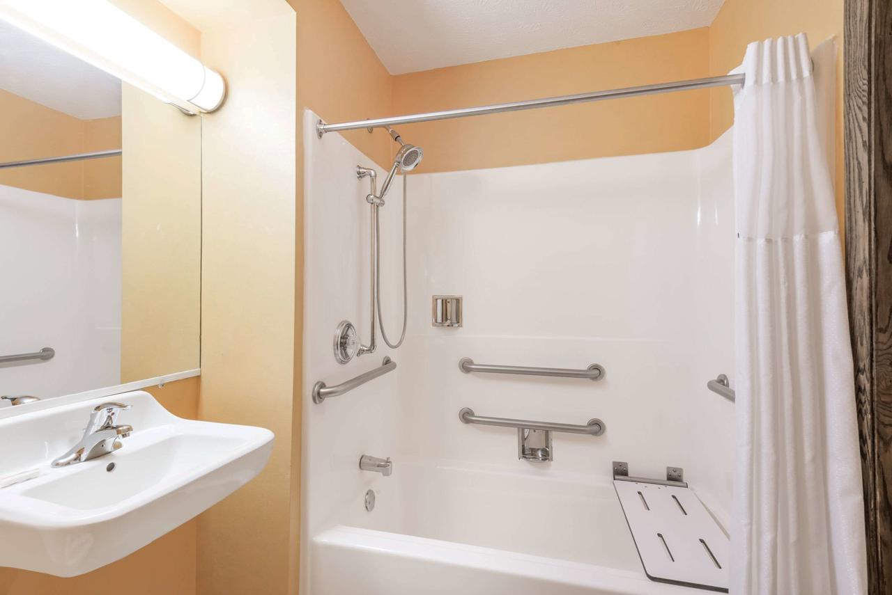 Days Inn & Suites By Wyndham Youngstown / Girard Ohio - thumb 23