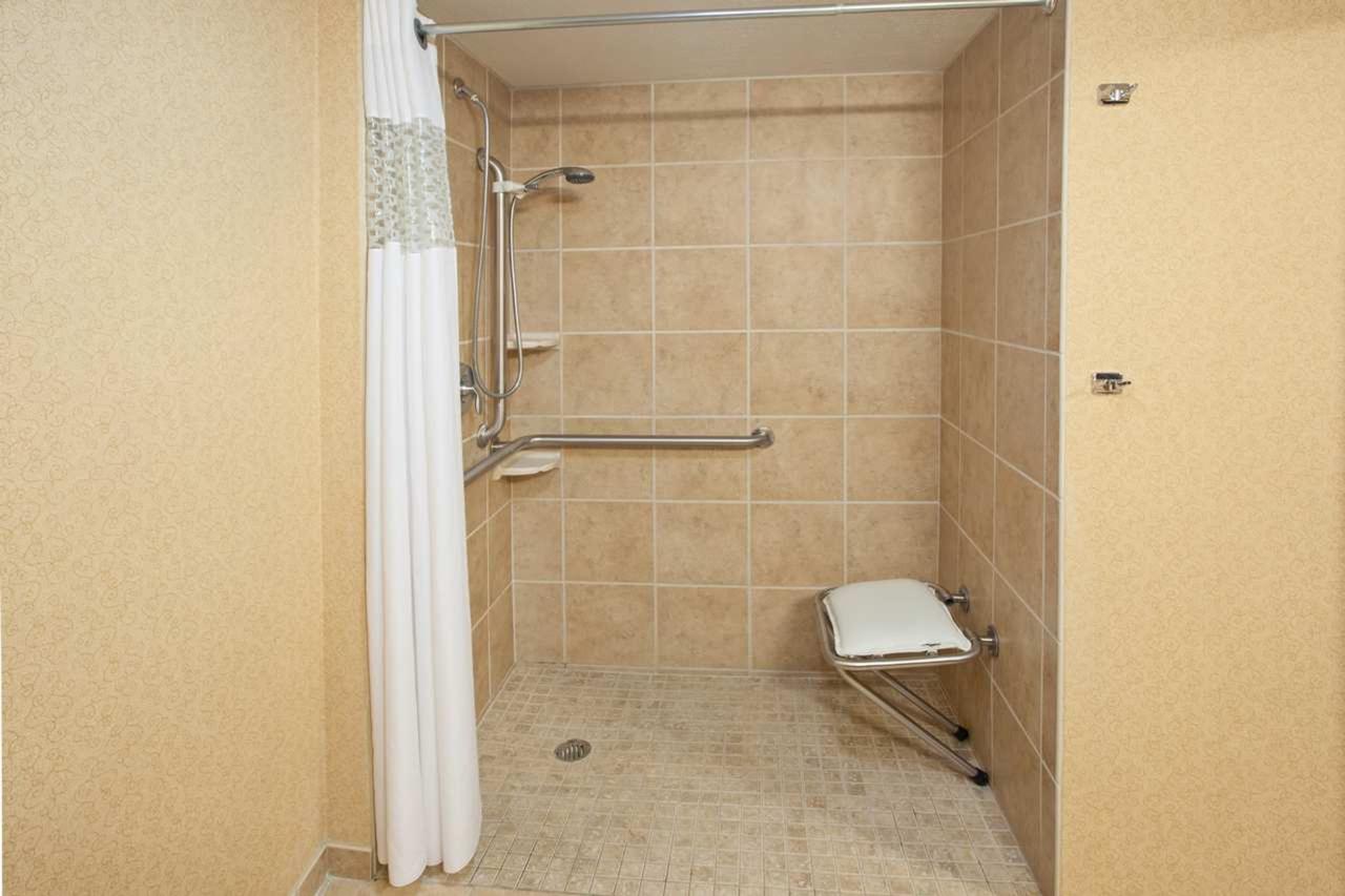 Hampton Inn Youngstown West - thumb 20