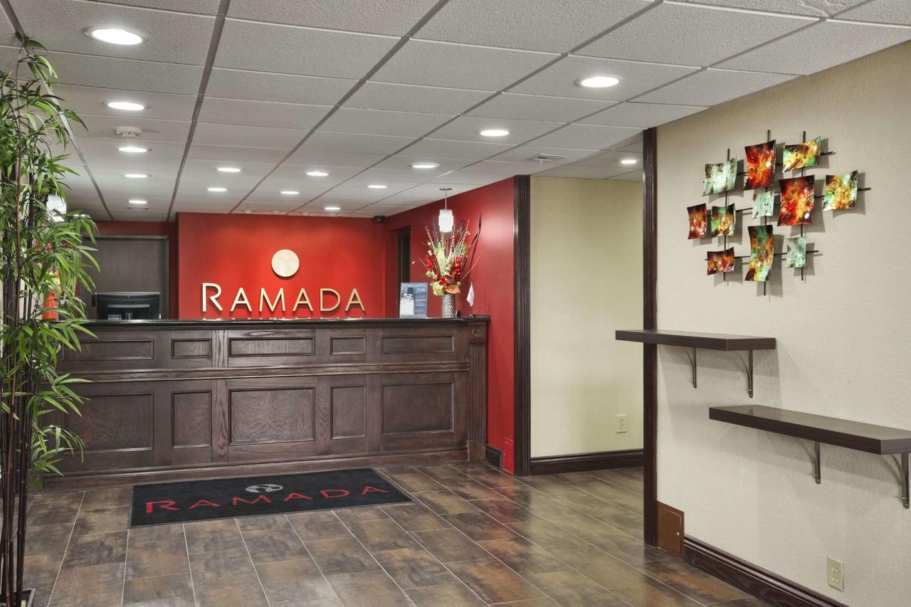 Ramada By Wyndham Tulsa - thumb 1