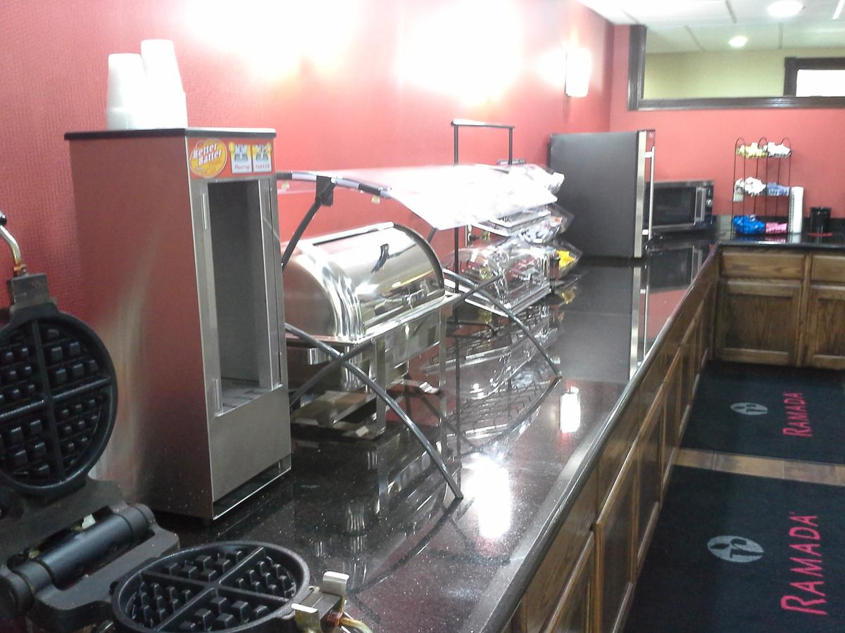 Ramada By Wyndham Tulsa - thumb 30