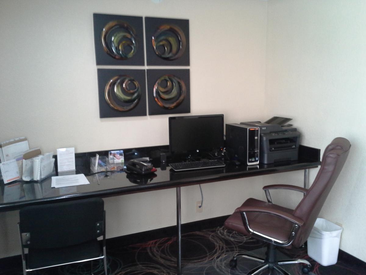 Ramada By Wyndham Tulsa - thumb 4