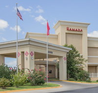 Ramada by Wyndham Tulsa - Accommodation Seattle