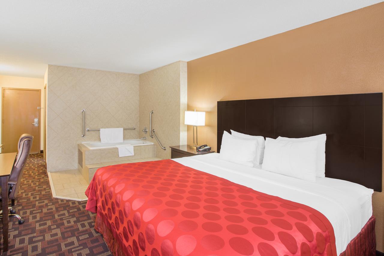 Ramada By Wyndham Tulsa - thumb 11