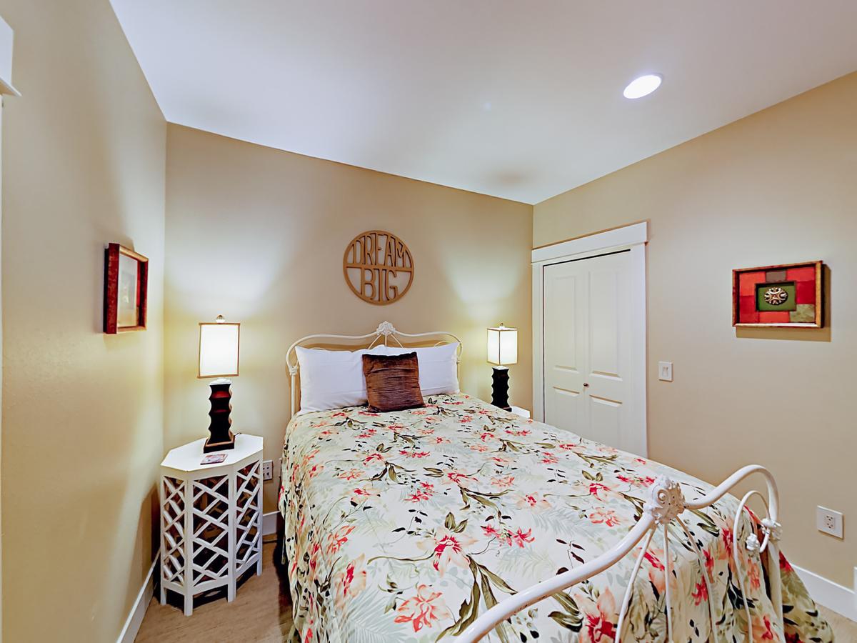 1125 NW Spring St Condo Unit A-203 - thumb 3