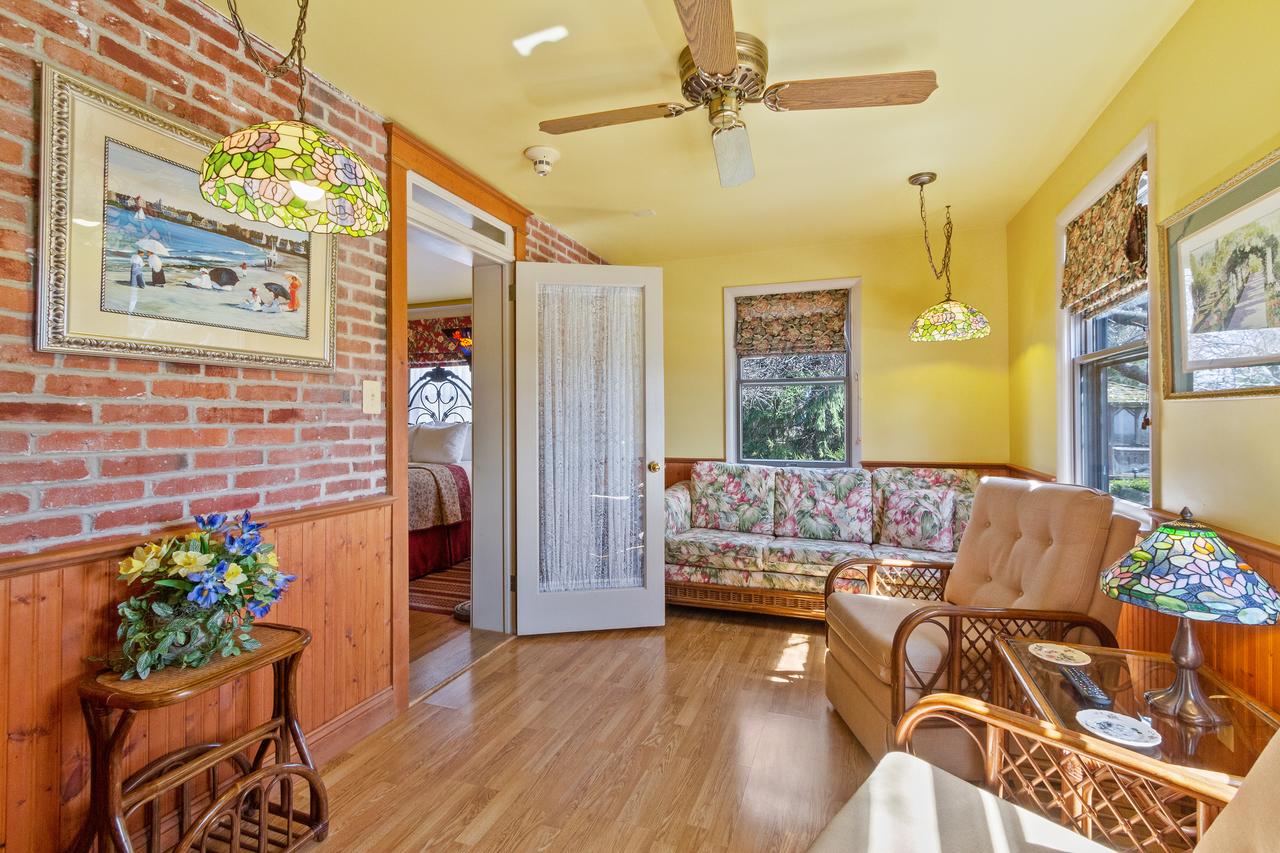 After Eight Bed And Breakfast - thumb 31