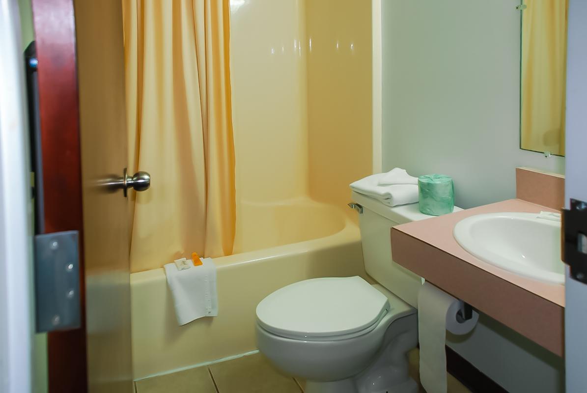 Eastbrook Inn - thumb 11