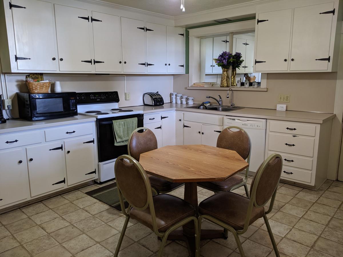 Spruce Lane Lodge And Cottages - thumb 26