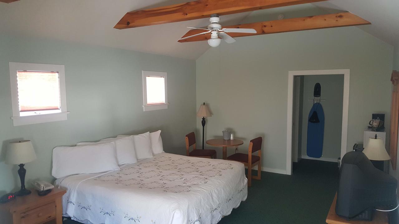 Spruce Lane Lodge And Cottages - thumb 2