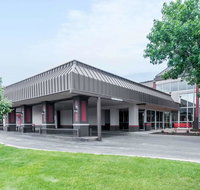 Ramada by Wyndham Rapid City - Accommodation Seattle