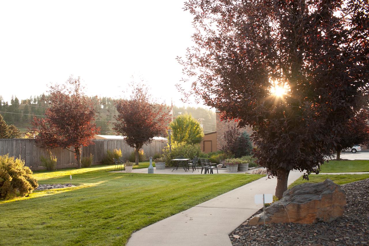 Black Hills Luxury Suites - thumb 1