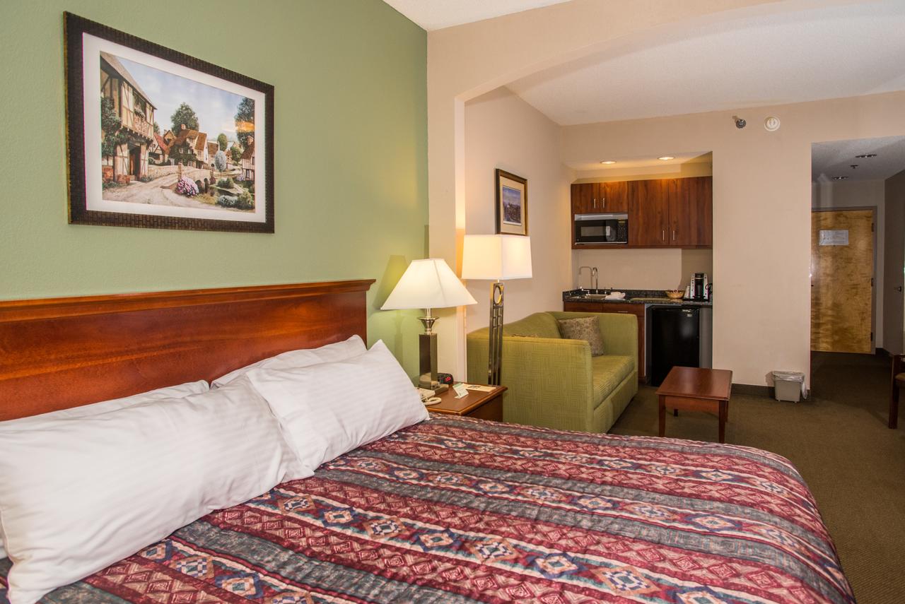 Round Hill Inn - thumb 13