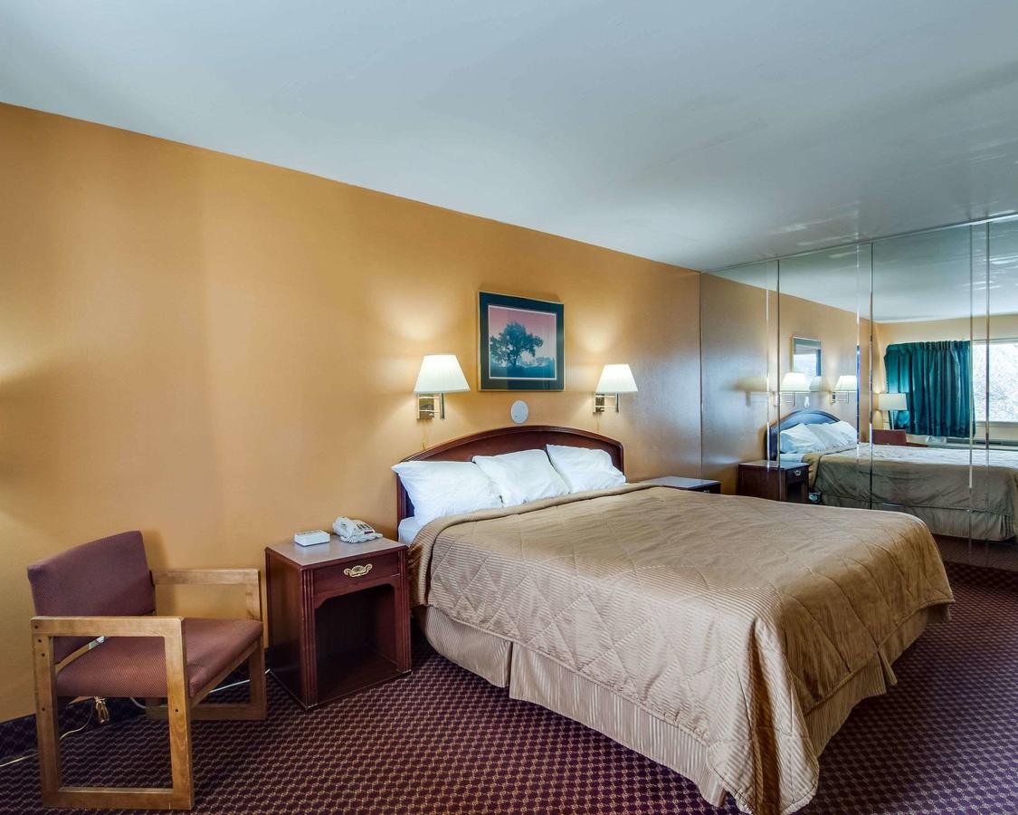 Econo Lodge Near Bluefield College - thumb 5