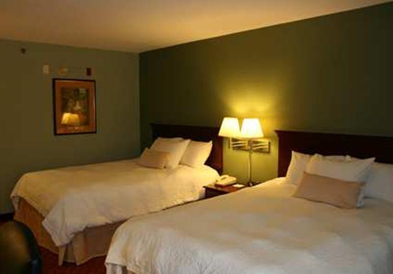 Hampton Inn - Hillsville - thumb 14