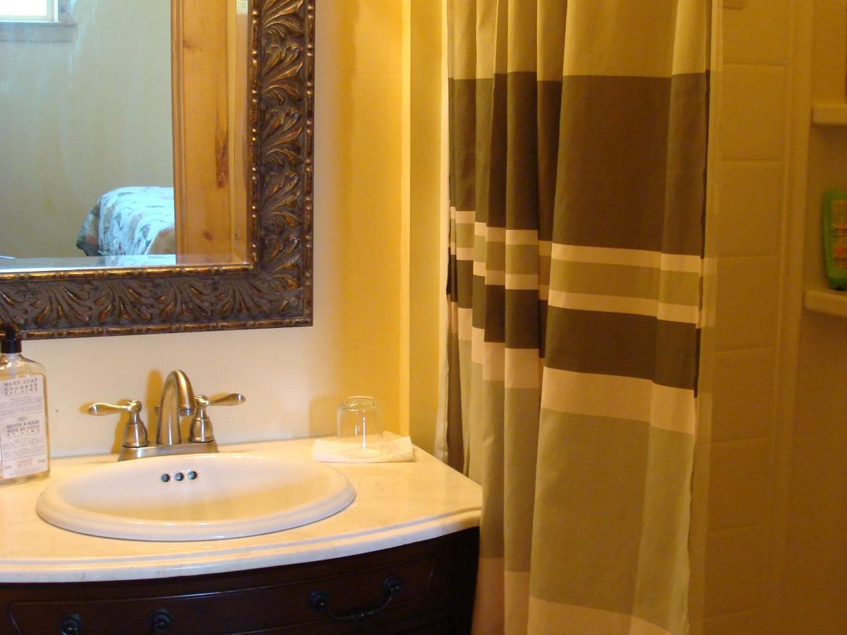 Writers Retreat Cabin - thumb 30