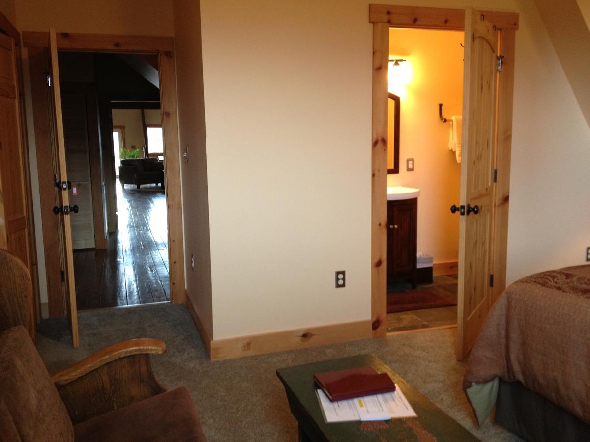 Writers Retreat Cabin - thumb 14