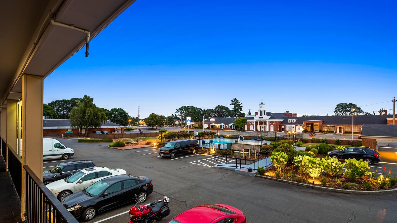 Best Western Lakewood - thumb 11