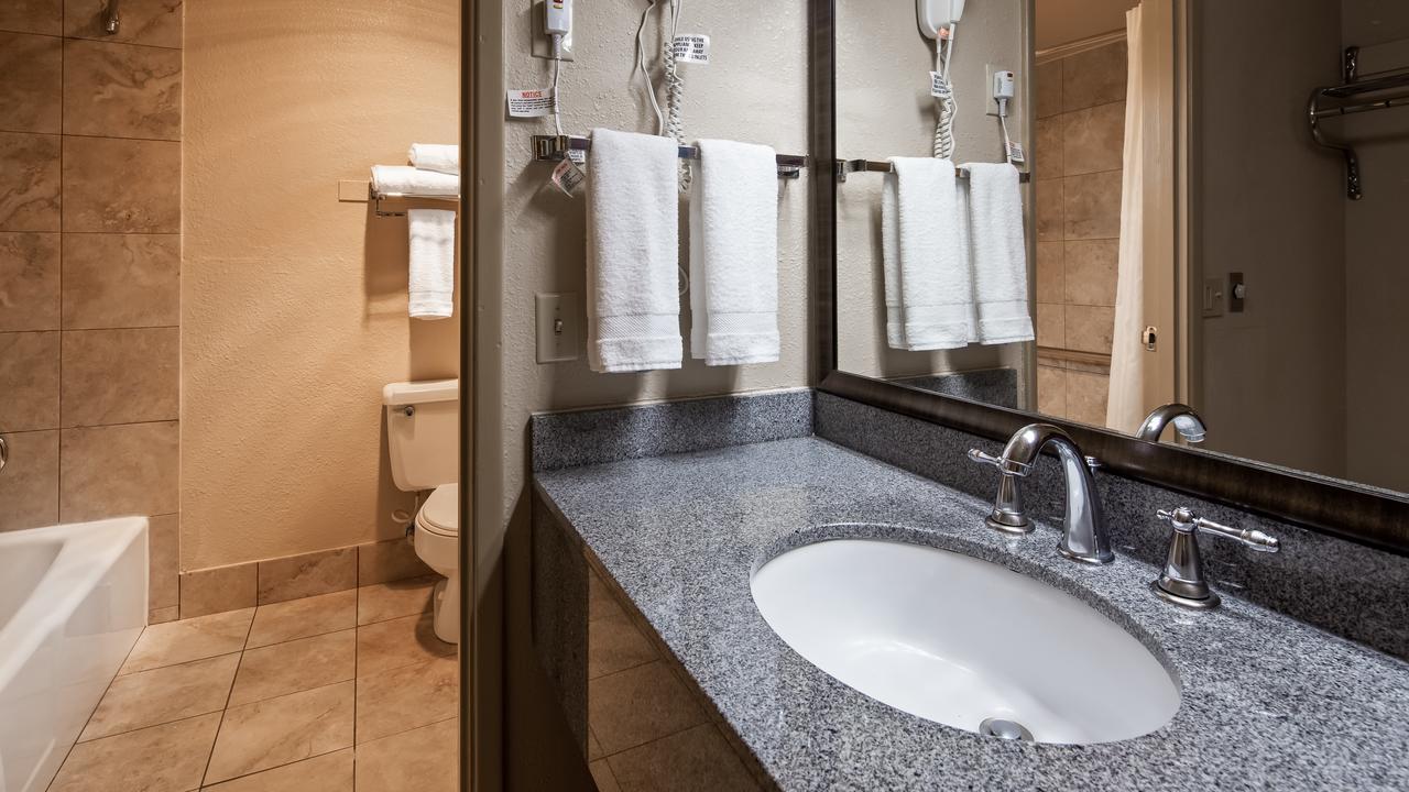 Best Western Lakewood - thumb 12