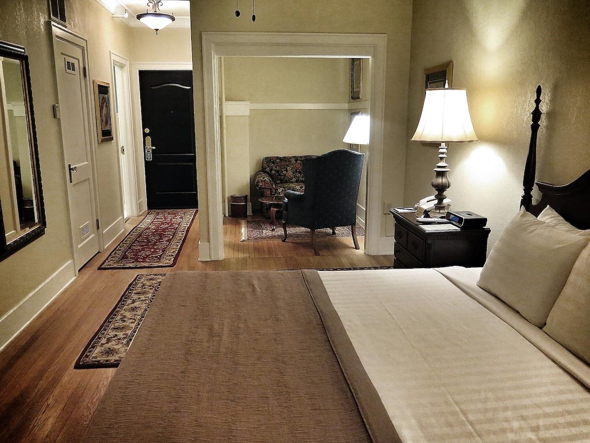 MarQueen Hotel - thumb 2