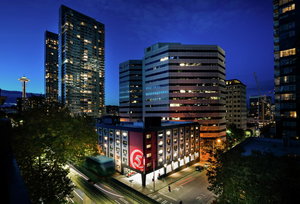 Staypineapple At Hotel FIVE