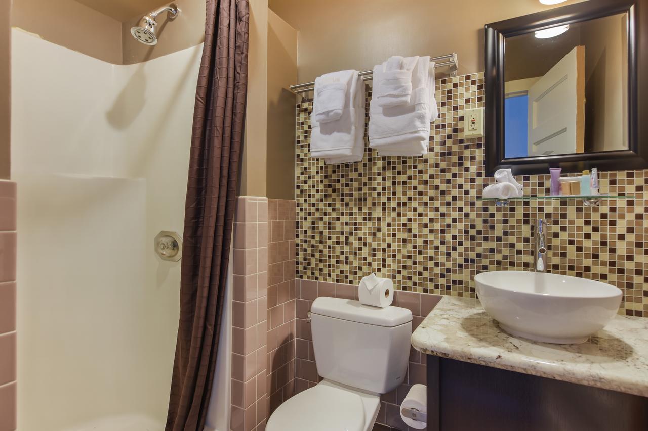 Moore Hotel - thumb 7