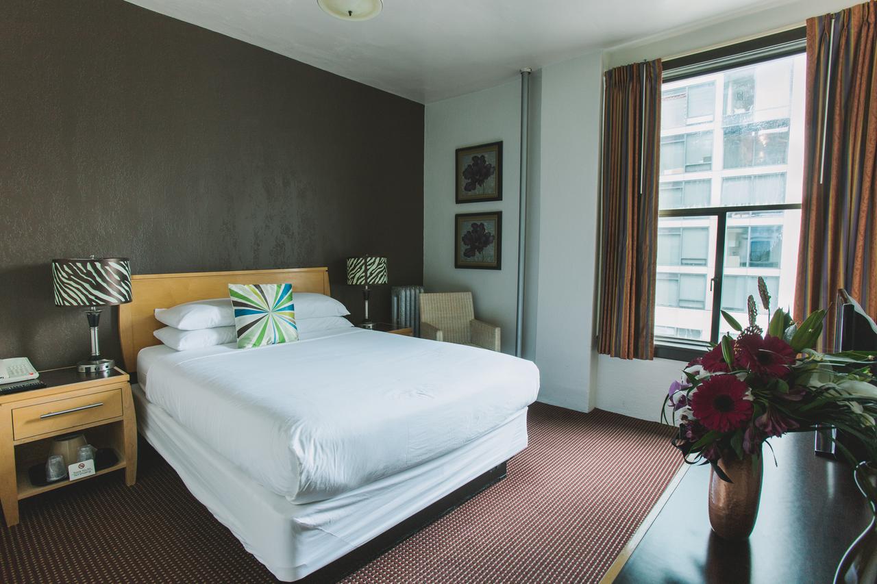 Moore Hotel - thumb 1