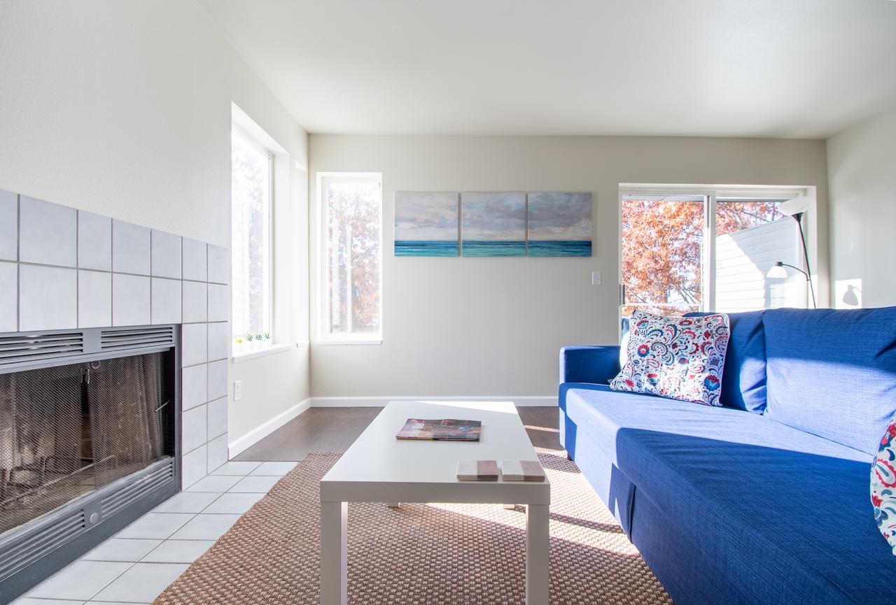 Cozy 2BR Oasis In Capitol Hill W Balcony - thumb 5