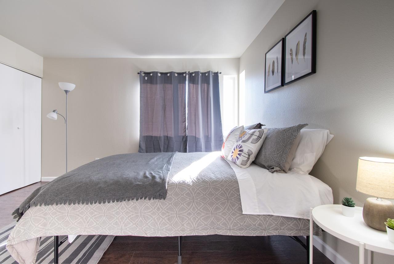 Cozy 2BR Oasis In Capitol Hill W Balcony - thumb 15