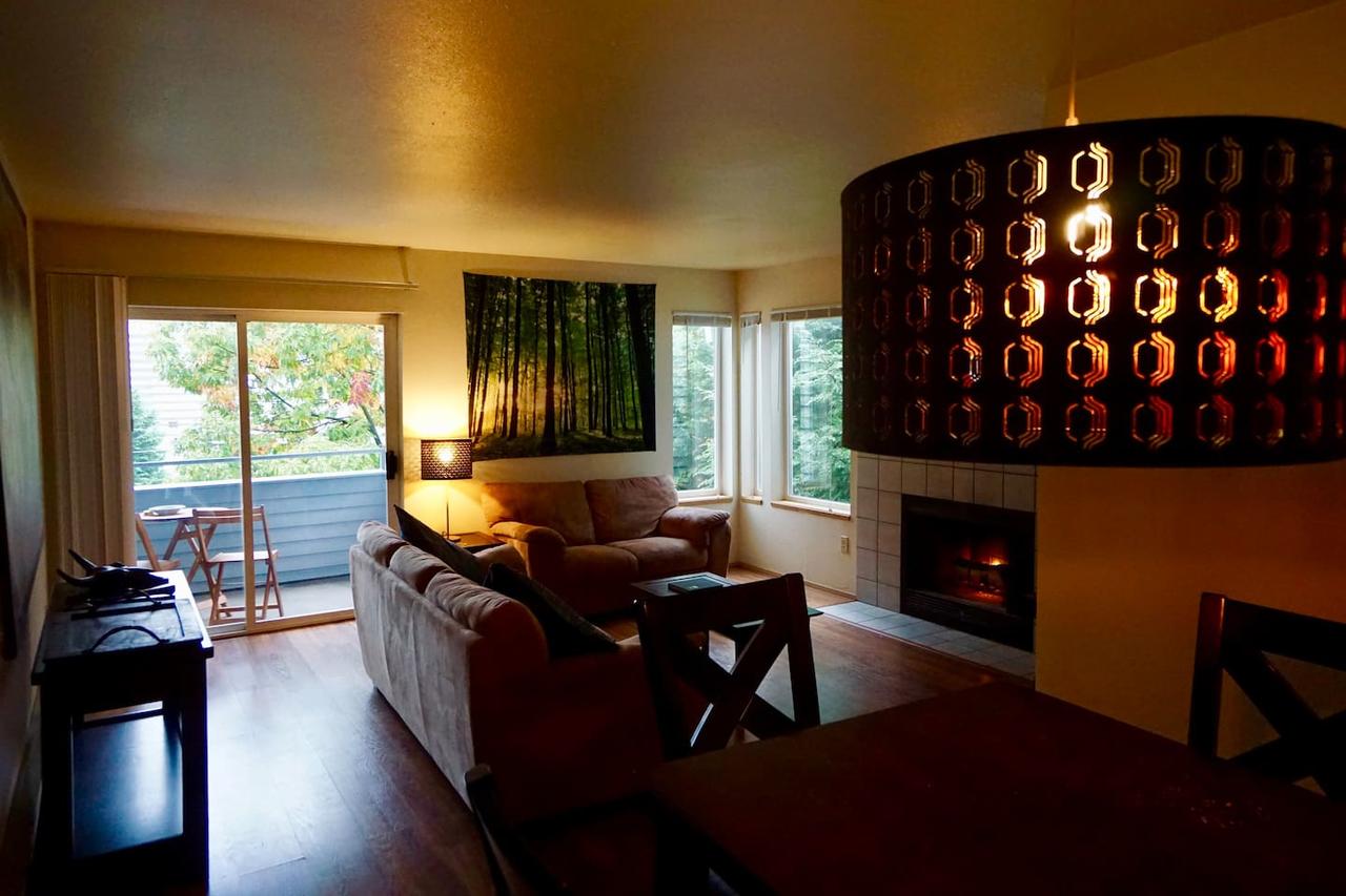 Cozy 2BR Oasis In Capitol Hill W Balcony - thumb 19