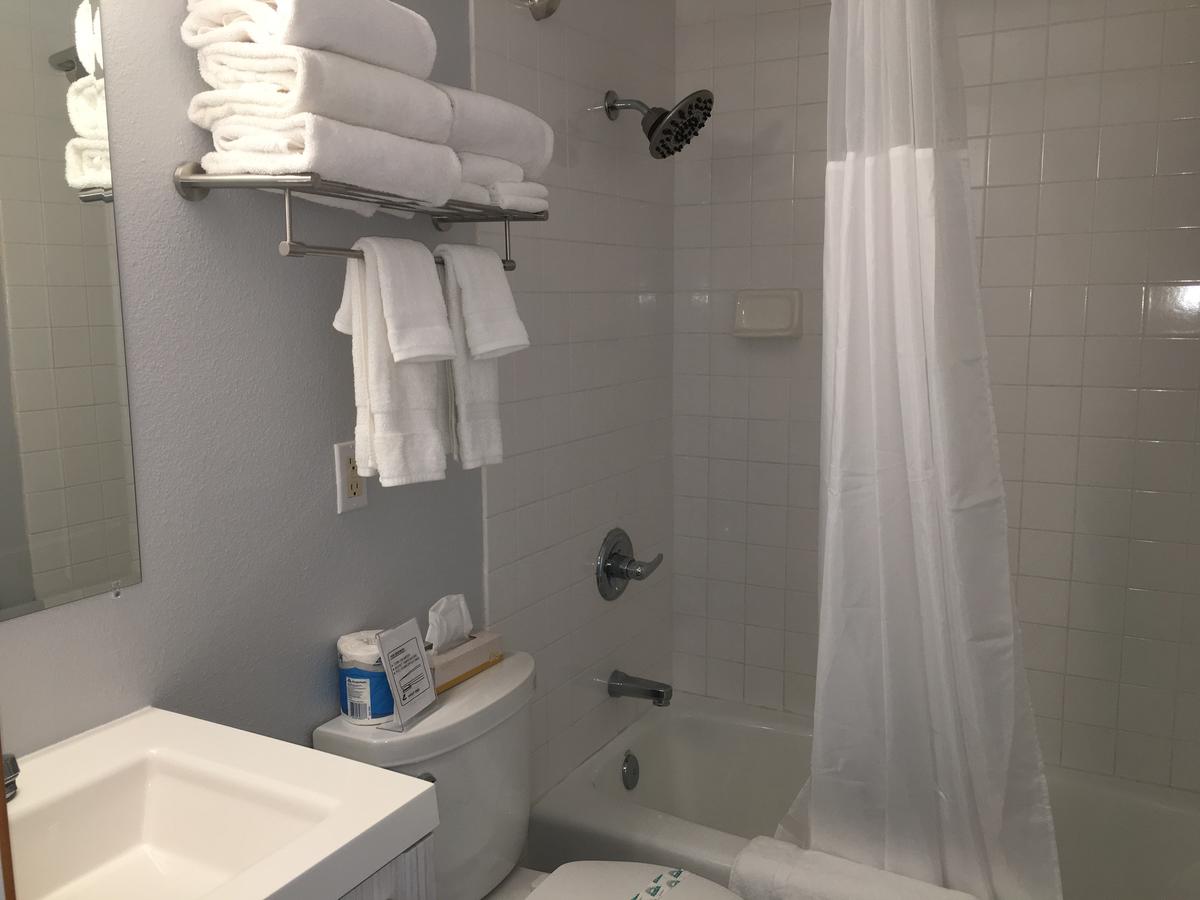 Aircrest Motel - thumb 10