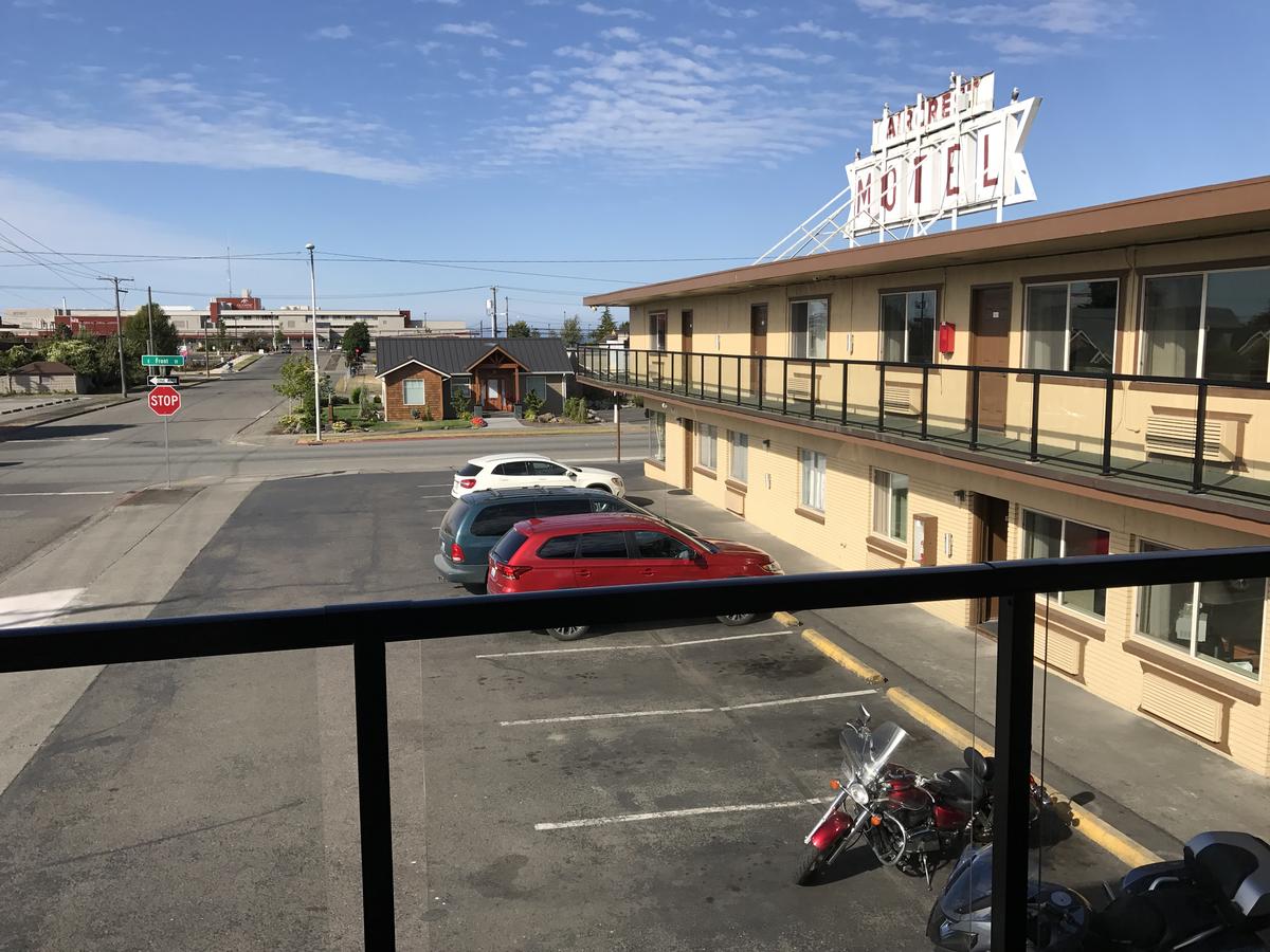 Aircrest Motel - thumb 38