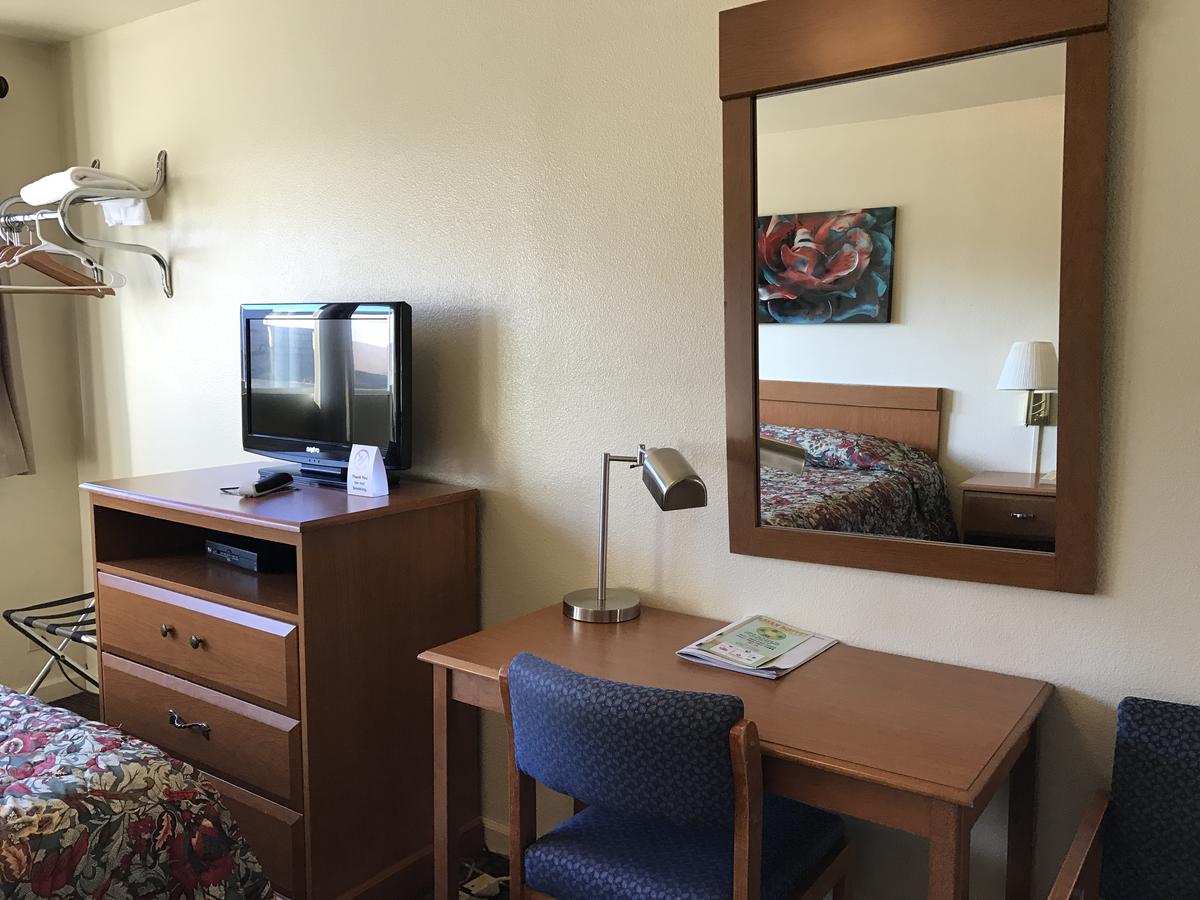 Aircrest Motel - thumb 26