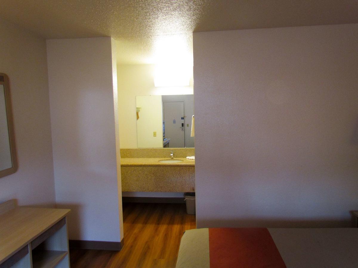 Motel 6 Vancouver - thumb 26