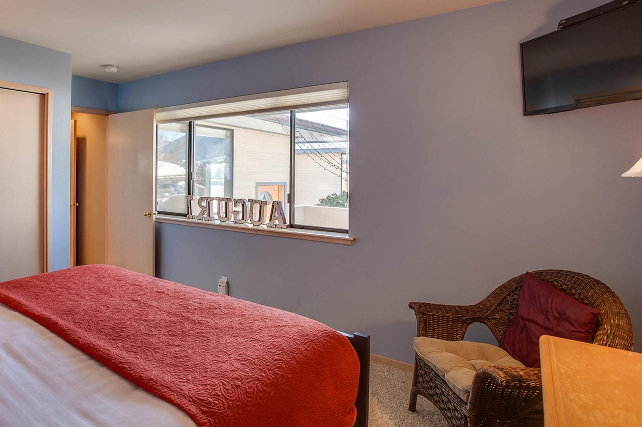 Wapato Point Halmalka Condo 508A - thumb 13