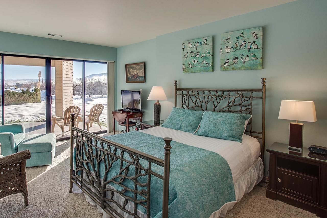 Wapato Point Halmalka Condo 508A - thumb 15