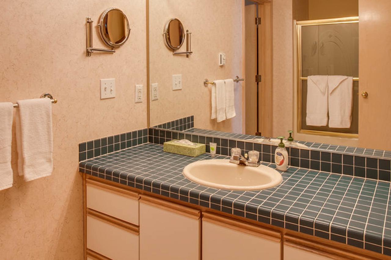Wapato Point Halmalka Condo 508A - thumb 16