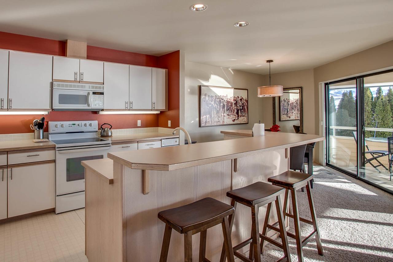 Wapato Point Halmalka Condo 508A - thumb 6