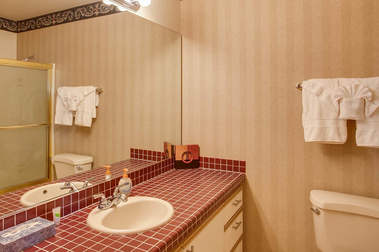 Wapato Point Halmalka Condo 508A - thumb 14