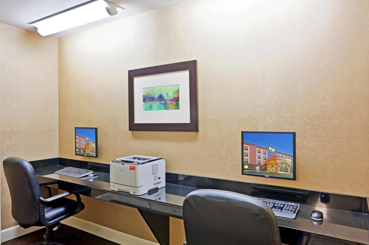 Holiday Inn Express Puyallup - thumb 13